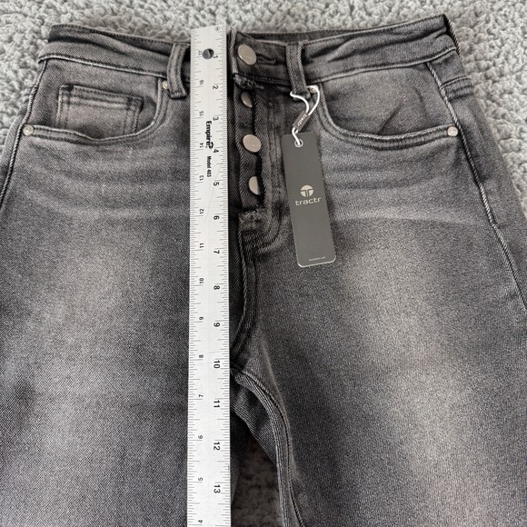 Tractr Button Me Up Grey High Rise Stretch Distressed Crop Jeans Sz 4/27 NWT - Picture 8 of 13